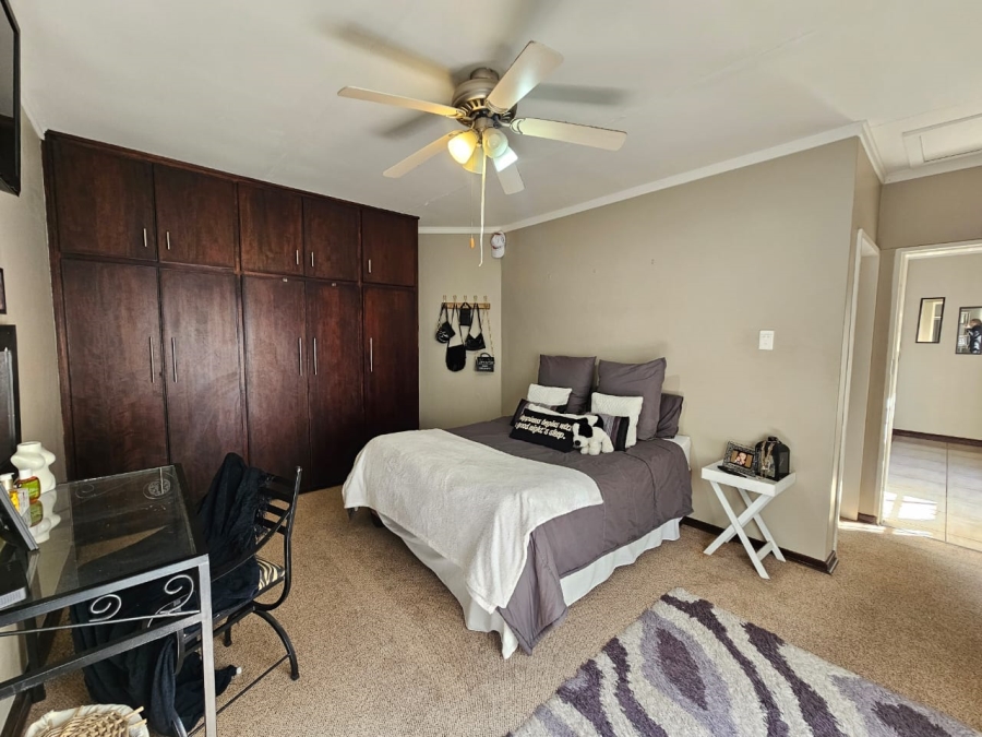 4 Bedroom Property for Sale in Jan Cillierspark Free State